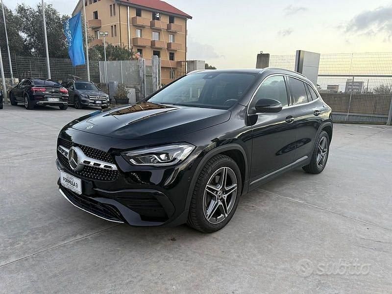 Usata Mercedes GLA200 Premium 150 CV (110 kW) 2023 Nero SUV