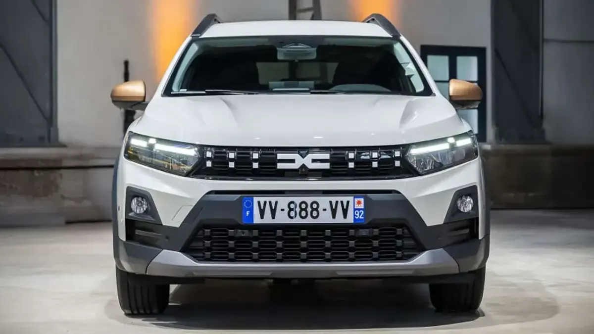 Nuova Dacia Jogger Extreme 110 CV (80 kW) 2026 Argento Monovolume