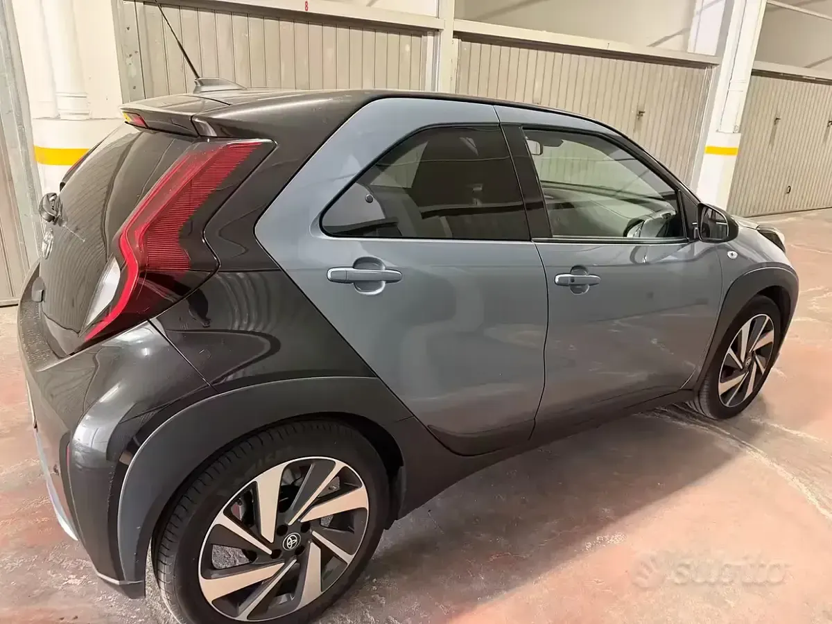 Usata Toyota Aygo X 72 CV (52 kW) 2024 Blu SUV