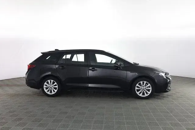 Usata Toyota Corolla Active 97 CV (71 kW) 2026 Nero Station wagon