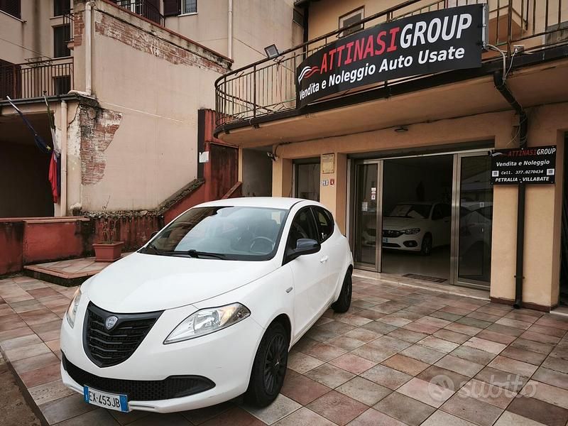 Usata Lancia Ypsilon 69 CV (50 kW) 2014 Bianco Utilitaria