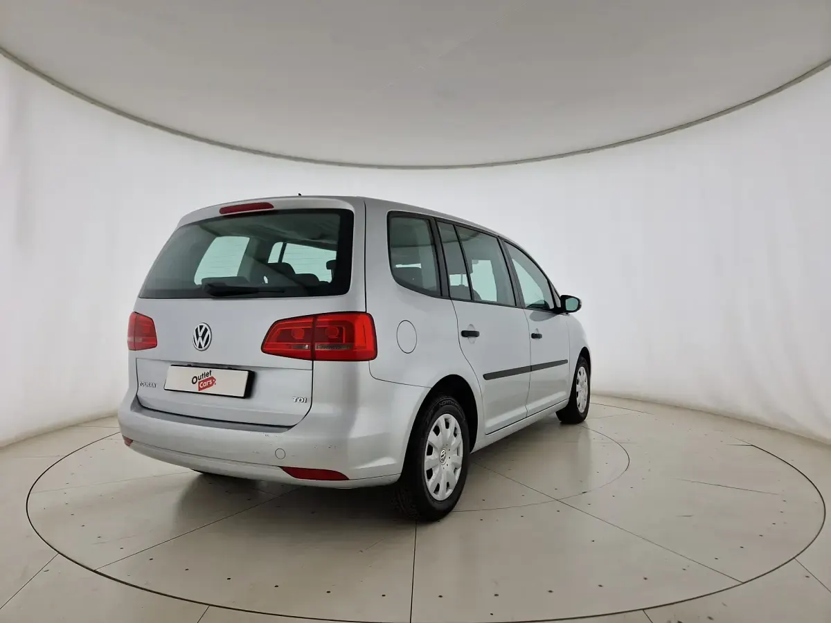 Usata VW Touran Trendline 105 CV (77 kW) 2013 Argento riflesso met. Monovolume
