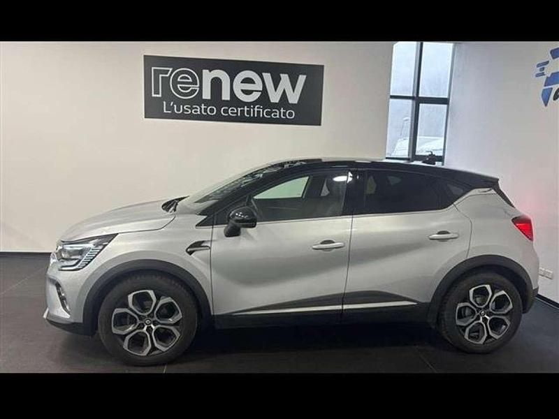 Usata Renault Captur Intens 101 CV (74 kW) 2023 Grigio chiaro SUV
