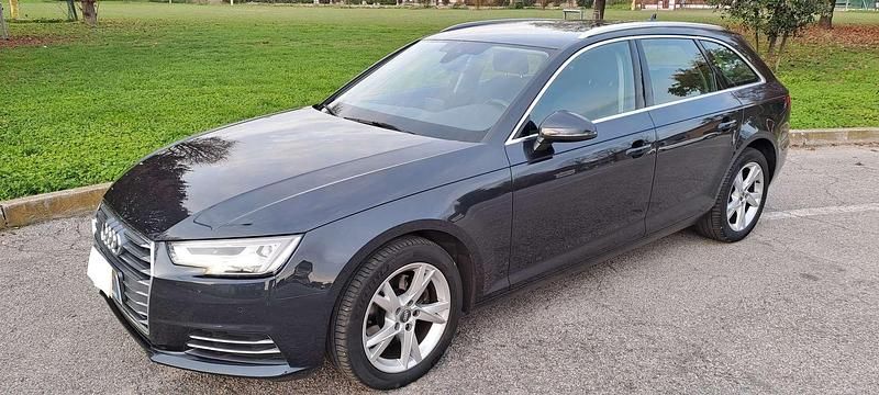 Usata Audi A4 Business 150 CV (110 kW) 2016 Blu/azzurro Station wagon