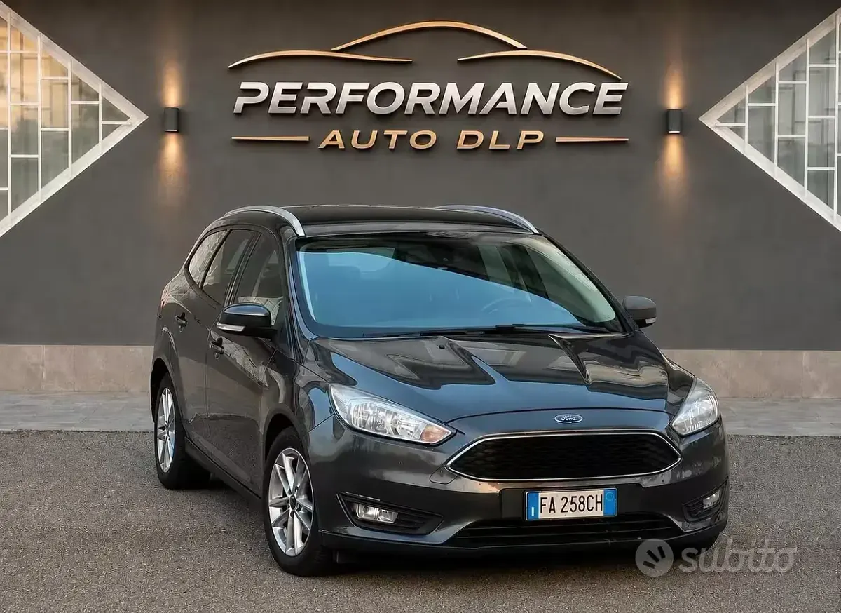 Usata Ford Focus Titanium 120 CV (88 kW) 2015 Grigio Station wagon