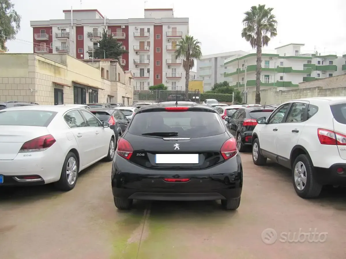 Usata Peugeot 208 Allure 102 CV (75 kW) 2020 Nero Utilitaria