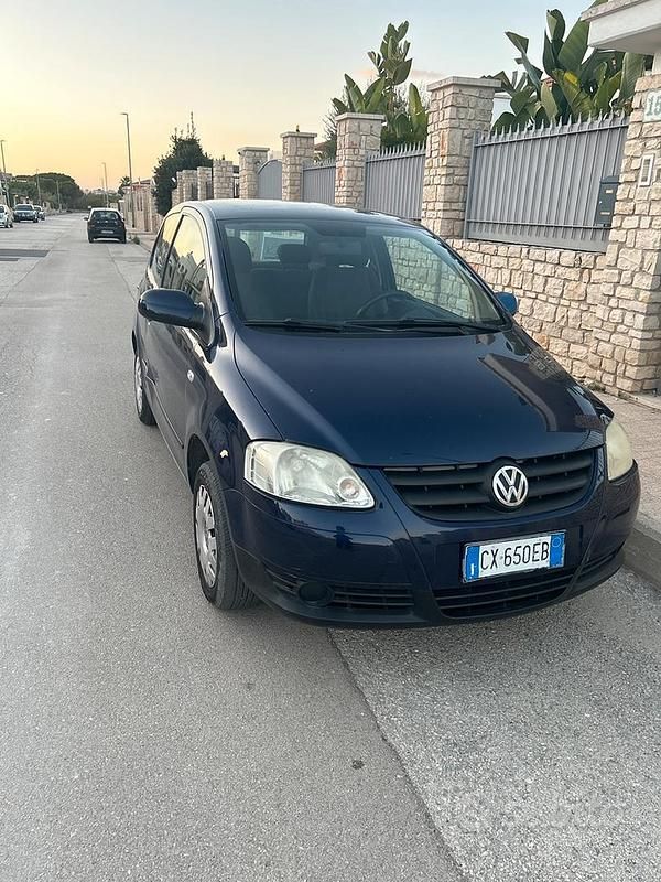 Usata VW Fox 69 CV (50 kW) 2005 Blu Utilitaria