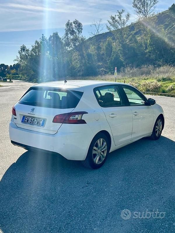 Usata Peugeot 308 Active 115 CV (84 kW) 2014 Bianco Berlina