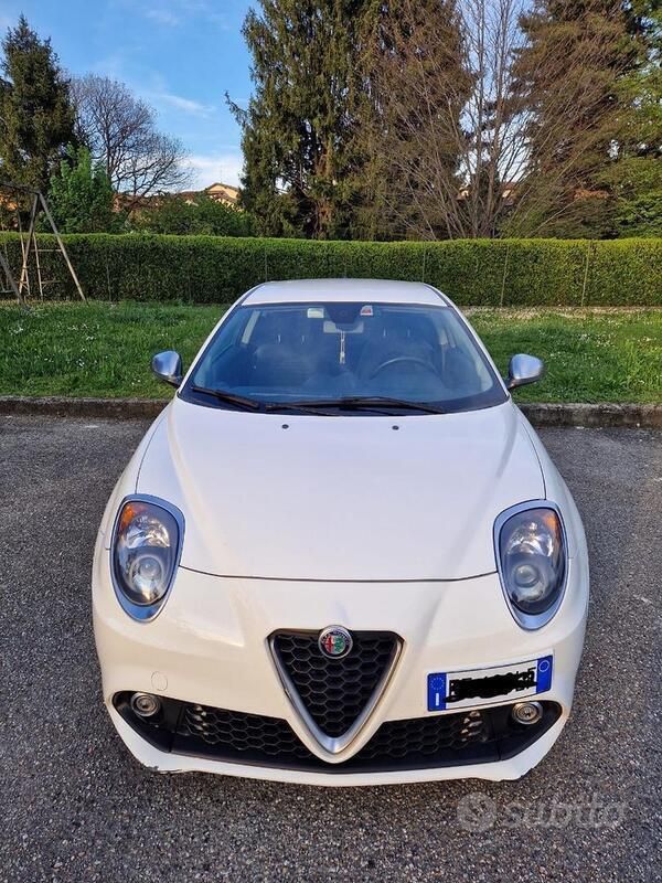 Bianco Usata 2016 Alfa Romeo MiTo Super Due volumi | 4500 € (Ottimo prezzo) - Immagine 1/4