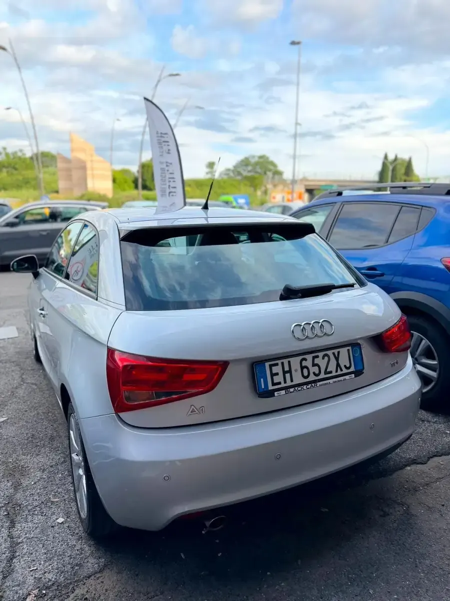Usata Audi A1 Ambition 105 CV (77 kW) 2011 Argento Utilitaria