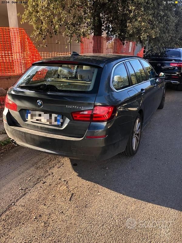 Usata BMW 525 143 CV (105 kW) 2012 Grigio Station wagon