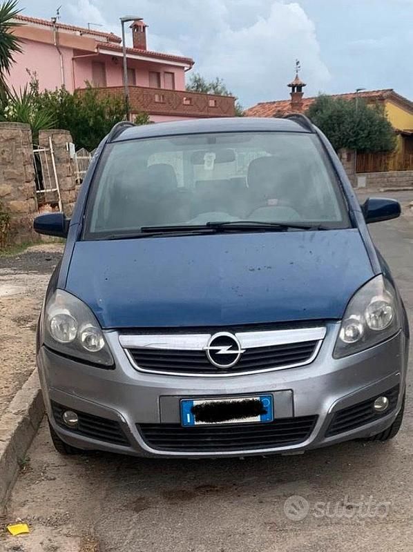 Usata Opel Zafira 150 CV (110 kW) 2005 Blu Monovolume