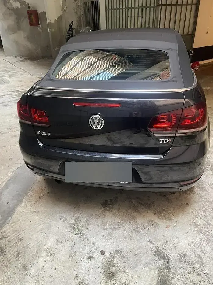 Usado VW Golf 105 CV (77 kW) 2011 Negro Descapotable