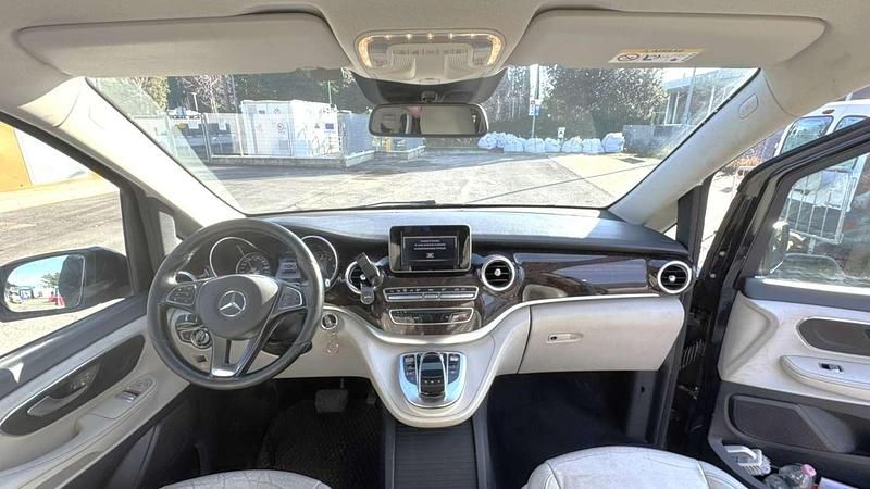 Usata Mercedes V250 Premium 190 CV (139 kW) 2017 Nero Monovolume