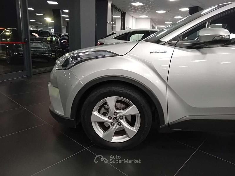 Usata Toyota C-HR Trend 98 CV (72 kW) 2018 Argento SUV
