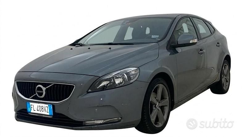 Usata Volvo V40 Momentum 120 CV (88 kW) 2017 Grigio Berlina