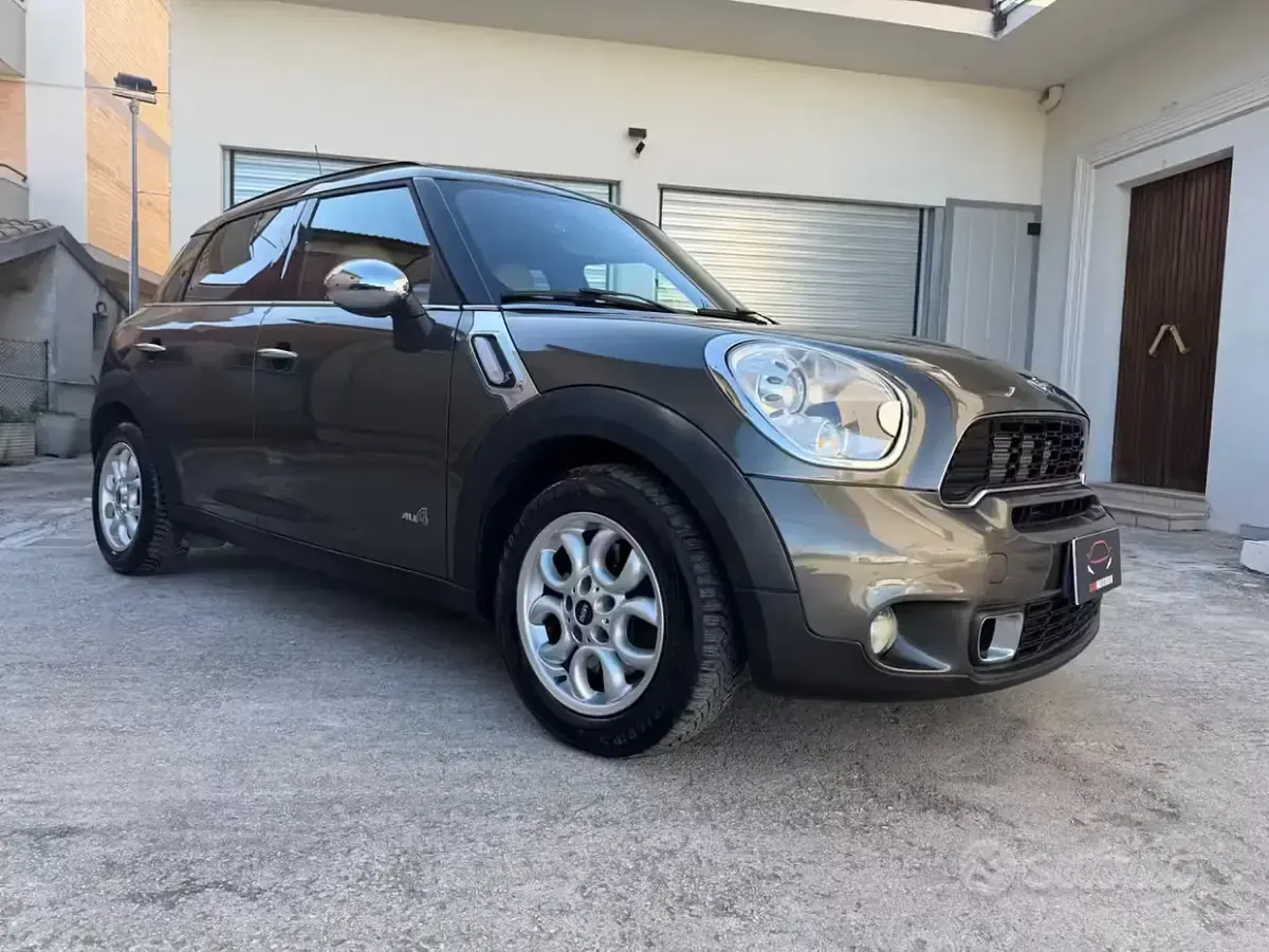 Usata Mini Cooper S Countryman 184 CV (135 kW) 2011 Grigio SUV