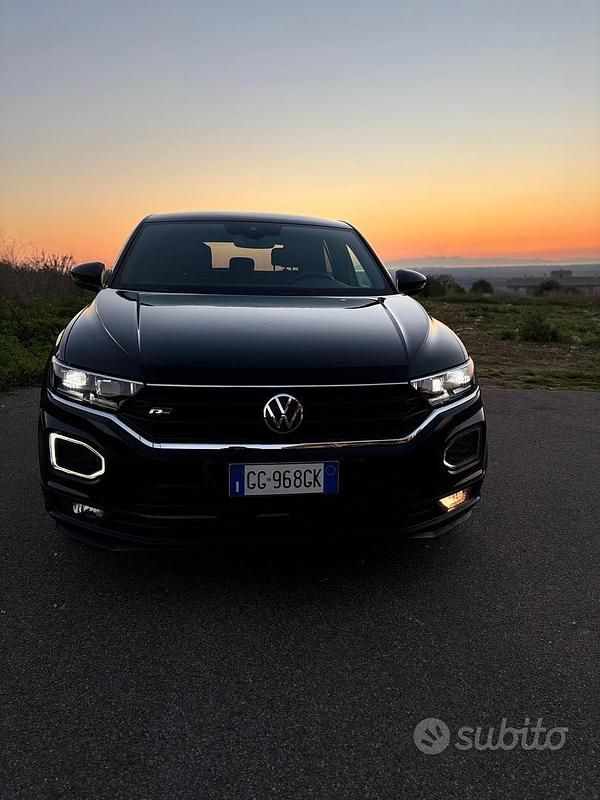 Usata VW T-Roc R-line 150 CV (110 kW) 2021 Nero SUV