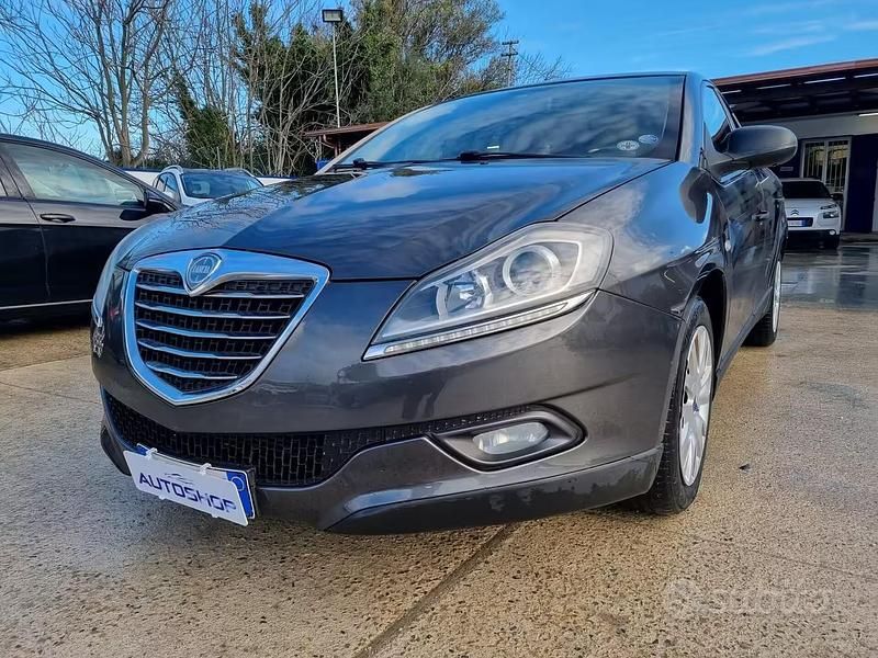 Usata Lancia Delta 105 CV (77 kW) 2012 Grigio Utilitaria