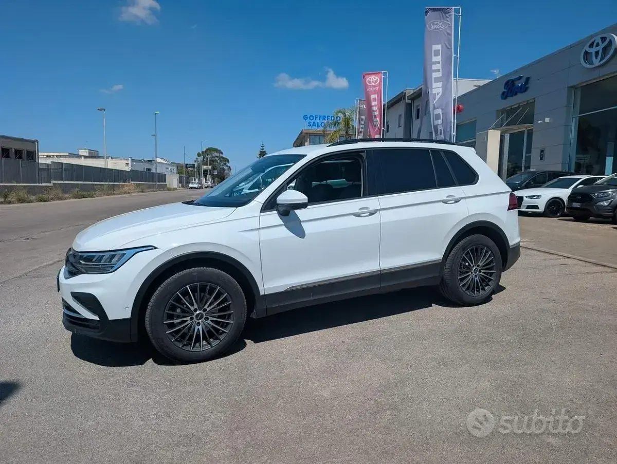 Usata VW Tiguan Life 150 CV (110 kW) 2023 Bianco SUV