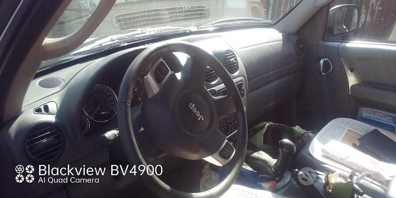 Usata Jeep Cherokee 116 CV (85 kW) 2006 Grigio SUV