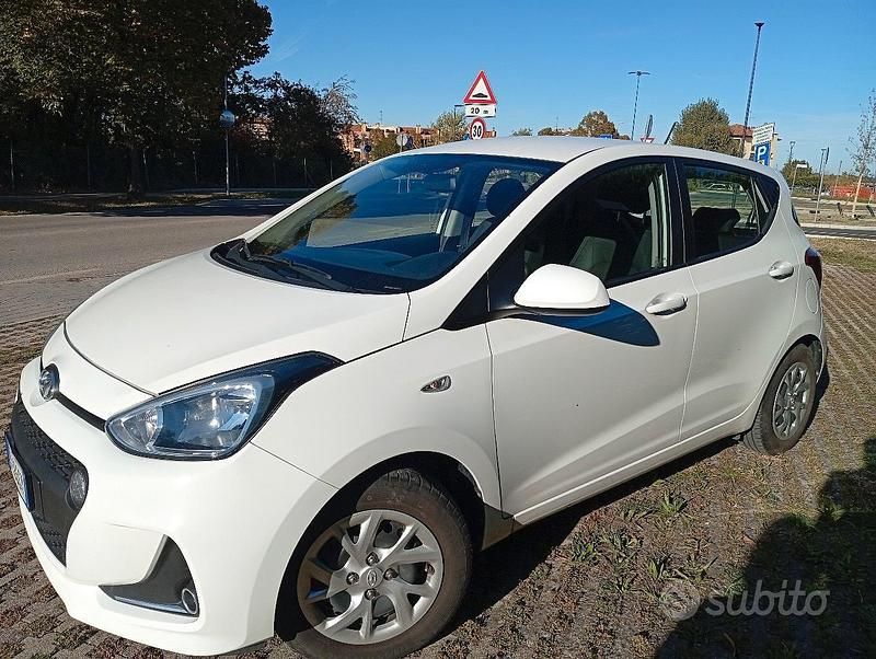 Usata Hyundai i10 67 CV (49 kW) 2019 Bianco Utilitaria
