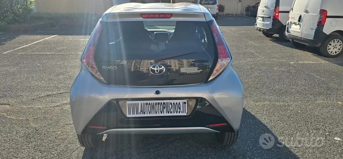 Usata Toyota Aygo 72 CV (52 kW) 2018 Grigio Utilitaria