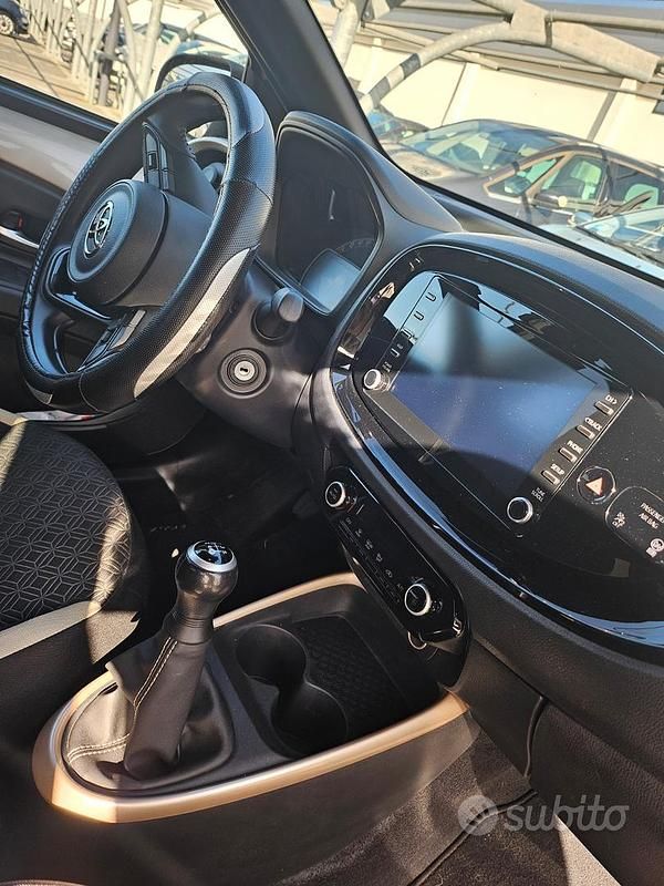 Usata Toyota Aygo X Trend 72 CV (52 kW) 2022 Nero SUV