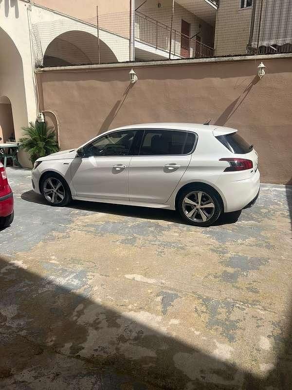 Usata Peugeot 308 GT-line 131 CV (96 kW) 2019 Berlina