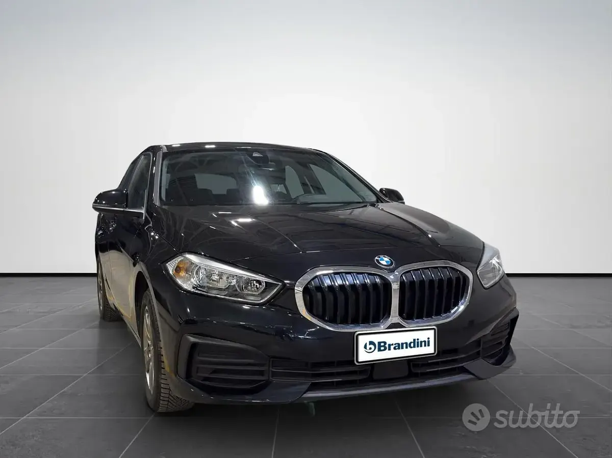 Usata BMW 116 Advantage 116 CV (85 kW) 2023 Black sapphire met. Utilitaria