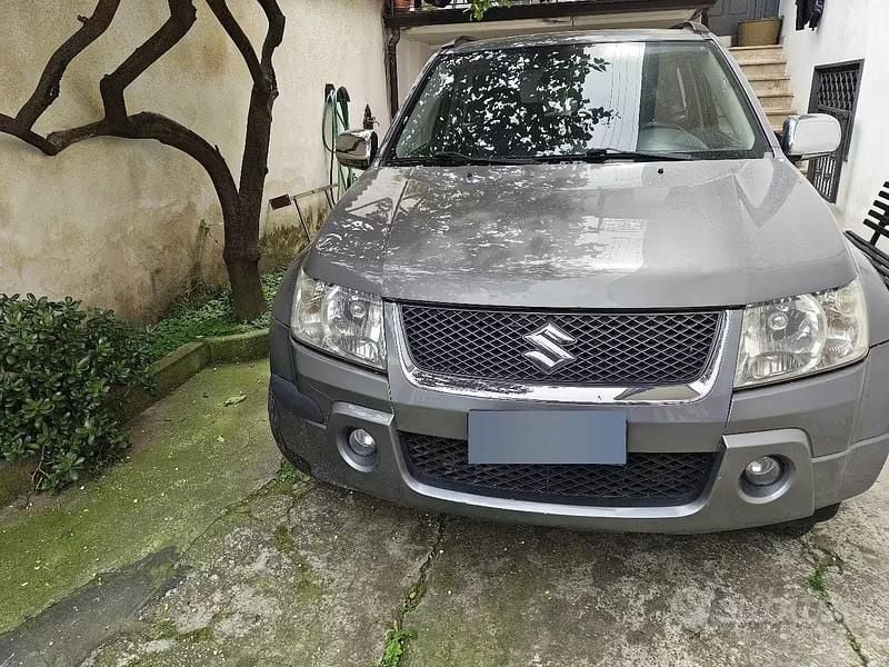 Second-hand Suzuki Grand Vitara 185 CP (136 kW) 2006 Gri SUV