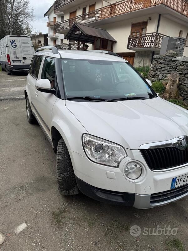 Bianco Usata 2009 Skoda Yeti SUV | 6500 € (Buon prezzo) - Immagine 1/2