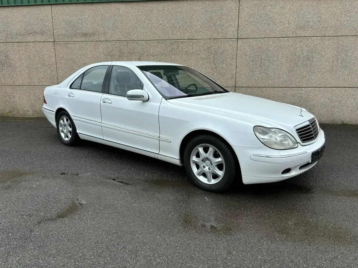 Usata Mercedes S430 279 CV (205 kW) 2000 Bianco Berlina
