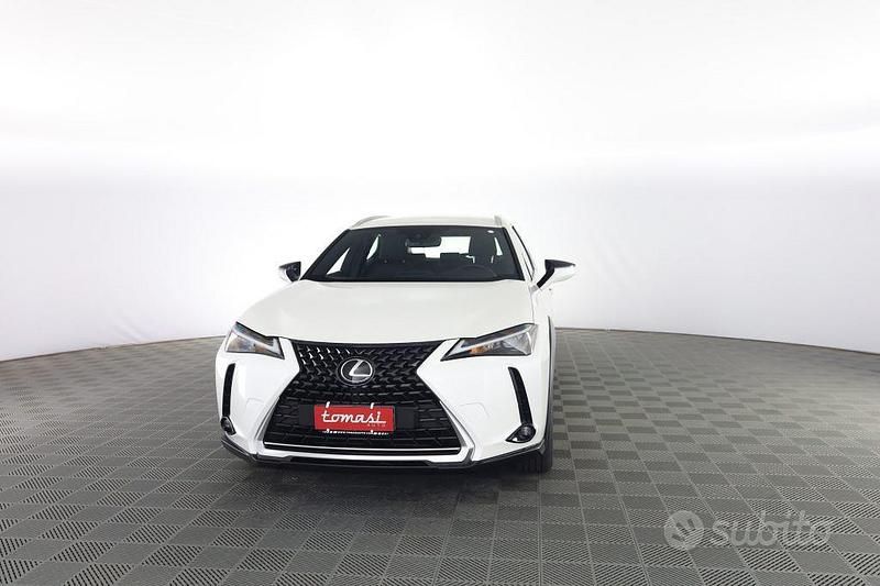 Bianco perla Usata 2024 Lexus UX SUV | 29.900 € (Buon prezzo) - Immagine 1/4