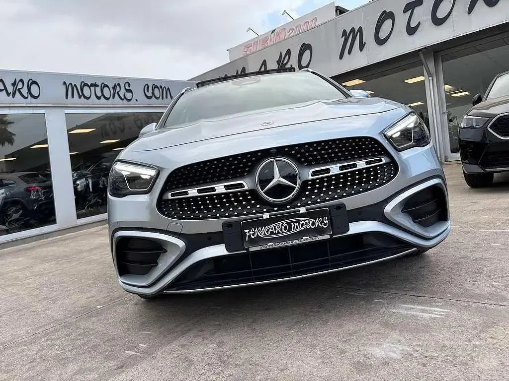 Usata Mercedes GLA220 AMG Line Premium 190 CV (139 kW) 2024 Grigio SUV