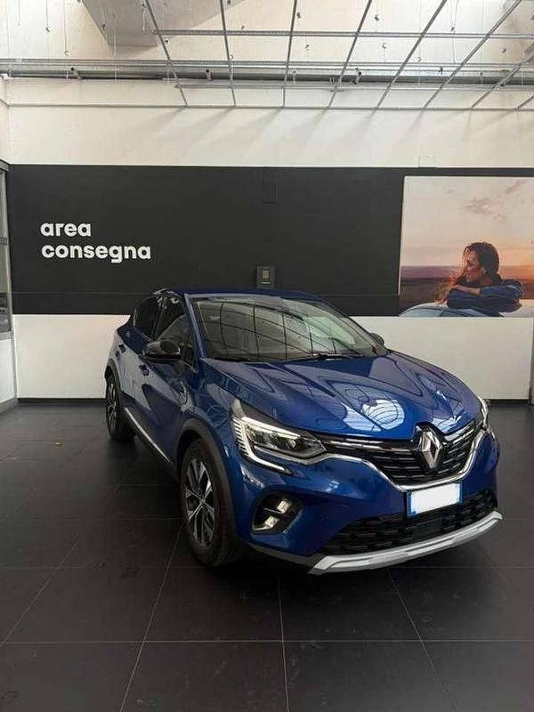 Usata Renault Captur Techno 94 CV (69 kW) 2024 Blu/azzurro SUV