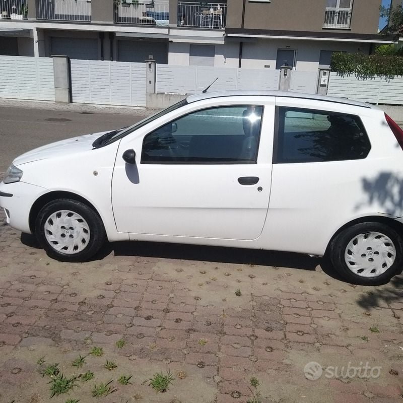 Usata Fiat Punto 54 CV (39 kW) 2006 Bianco Utilitaria