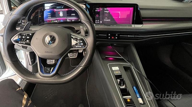 Usata VW Golf Black Edition 400 CV (294 kW) 2022 Bianco Coupé