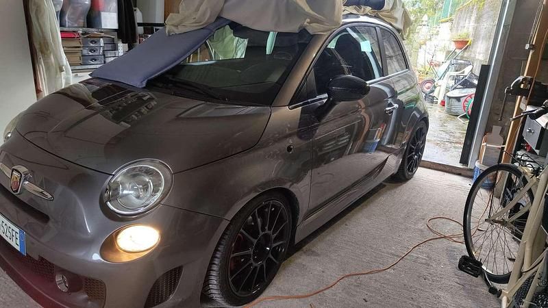 Grigio Usata 2010 Abarth 500C Cabrio | 12.000 € (Buon prezzo) - Immagine 1/4