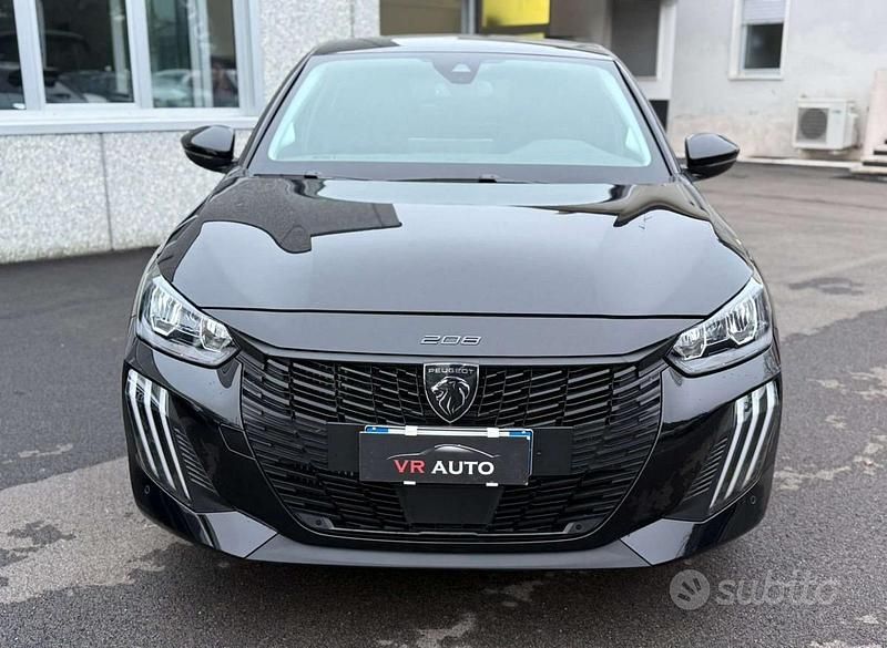 Usata Peugeot 208 Allure 110 CV (80 kW) 2025 Nero Utilitaria