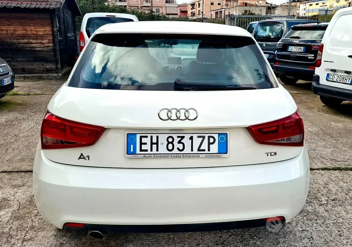 Usata Audi A1 Ambition 90 CV (66 kW) 2011 Bianco Utilitaria