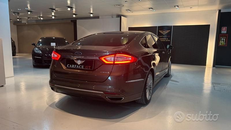 Usata Ford Mondeo Vignale 187 CV (137 kW) 2019 Marrone Berlina