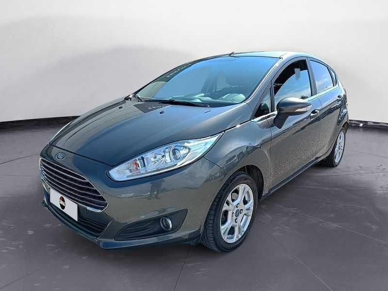 Usata Ford Fiesta Titanium 75 CV (55 kW) 2017 Grigio Utilitaria