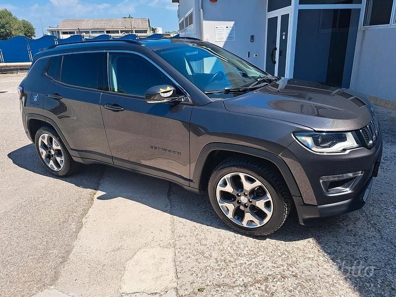 Usata Jeep Compass Limited 140 CV (102 kW) 2020 Grigio SUV