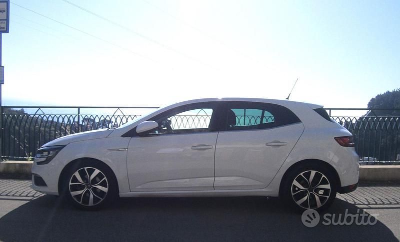 Usata Renault Mégane IV 115 CV (84 kW) 2020 Bianco Berlina