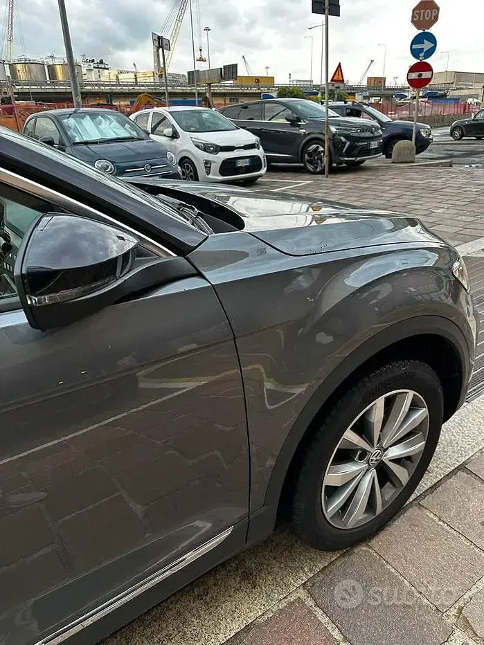 Usata VW T-Roc 116 CV (85 kW) 2019 Grigio SUV