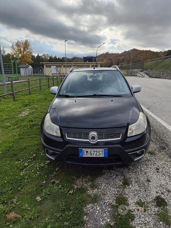 Usata Fiat Sedici 135 CV (99 kW) 2012 Nero SUV