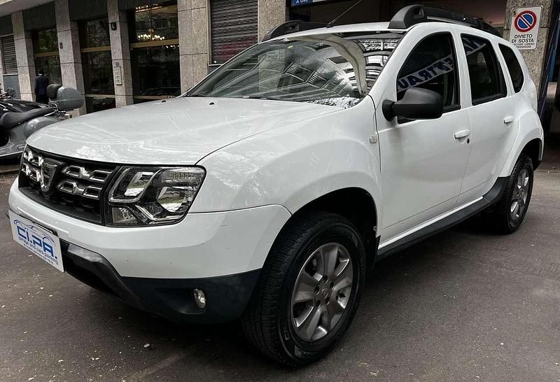 Usata Dacia Duster Lauréate 114 CV (83 kW) 2017 Bianco SUV