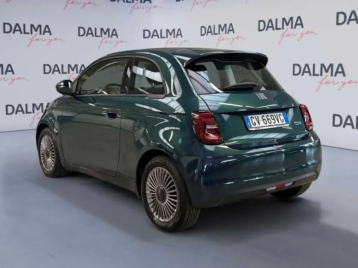 Käytetty Fiat 500e 69 kW (95 HP) 2024 Vihreä Viistoperä