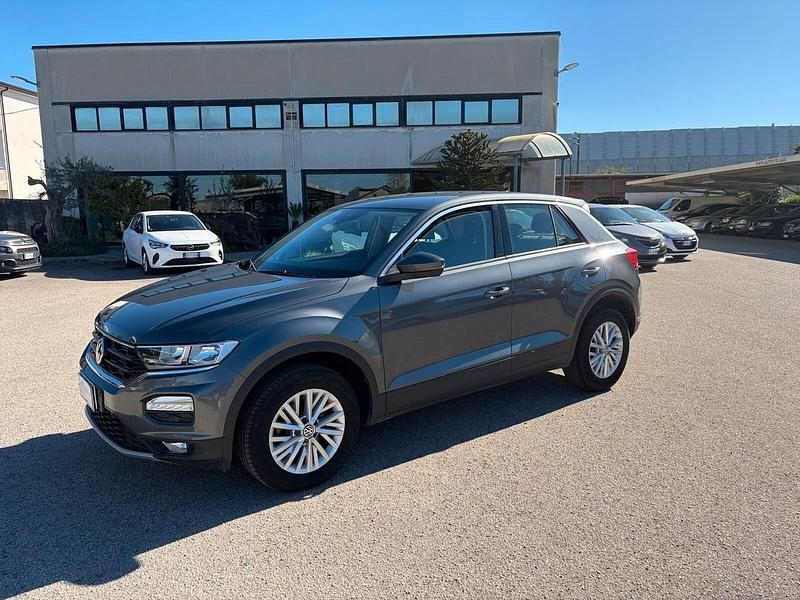 Usata VW T-Roc Business 116 CV (85 kW) 2020 Grigio SUV